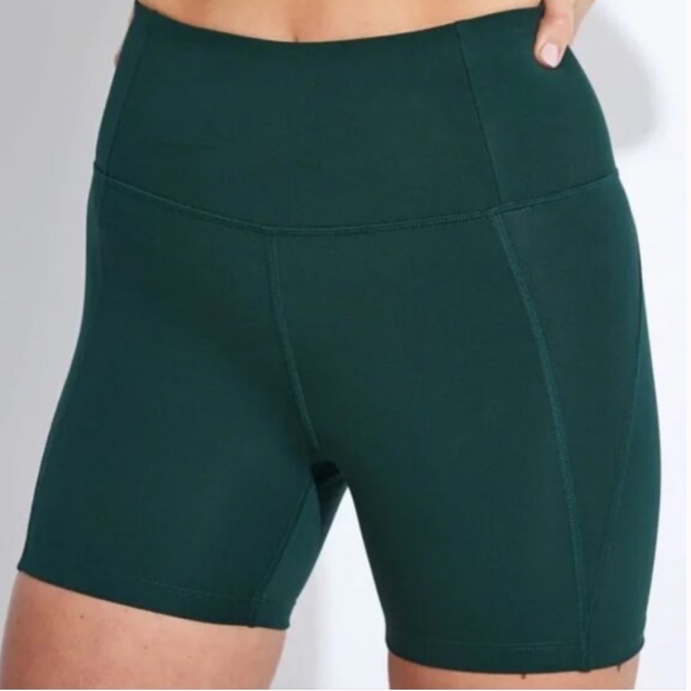 NWOT girlfriend collective High-Rise Run Short athletic gym workout green MEDIUM